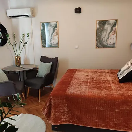 Nora Apartman