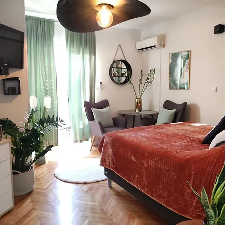 Nora Apartman *