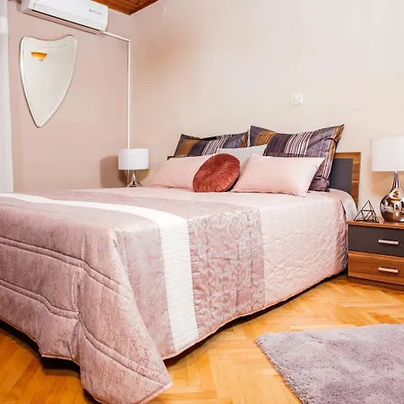 Nora Apartament Makarska