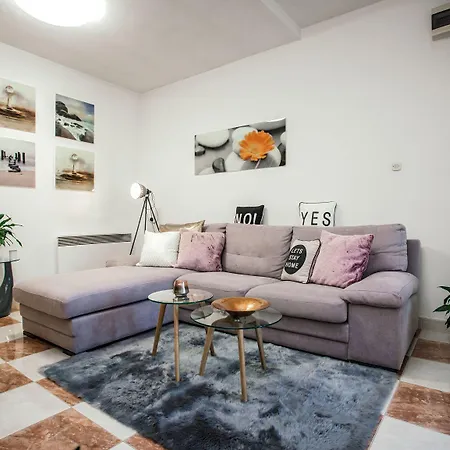 Nora Apartment