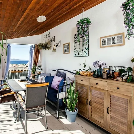 Nora Apartman *