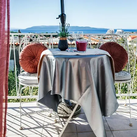 Nora * Makarska