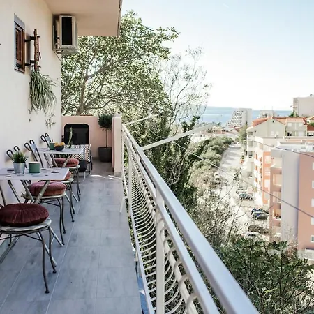 Nora Apartman *