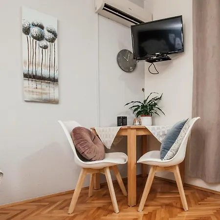 Nora Apartman