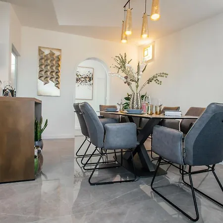 Nora Apartman *