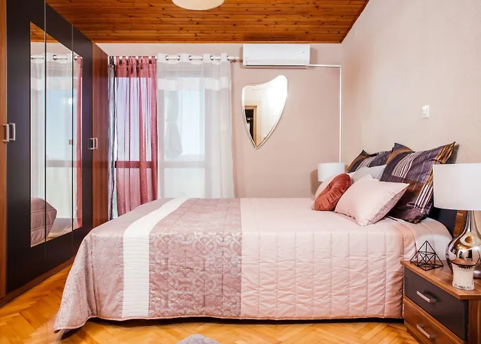 Nora * Μακάρσκα