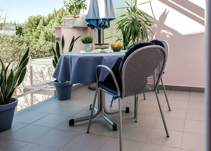 Nora Μακάρσκα