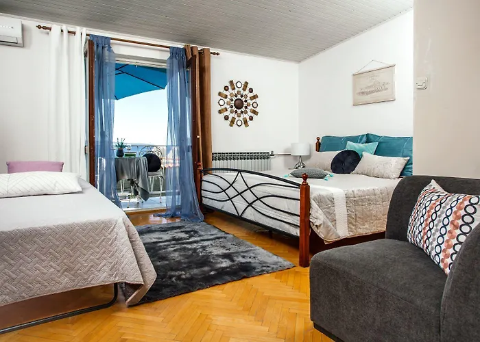 Nora * Μακάρσκα